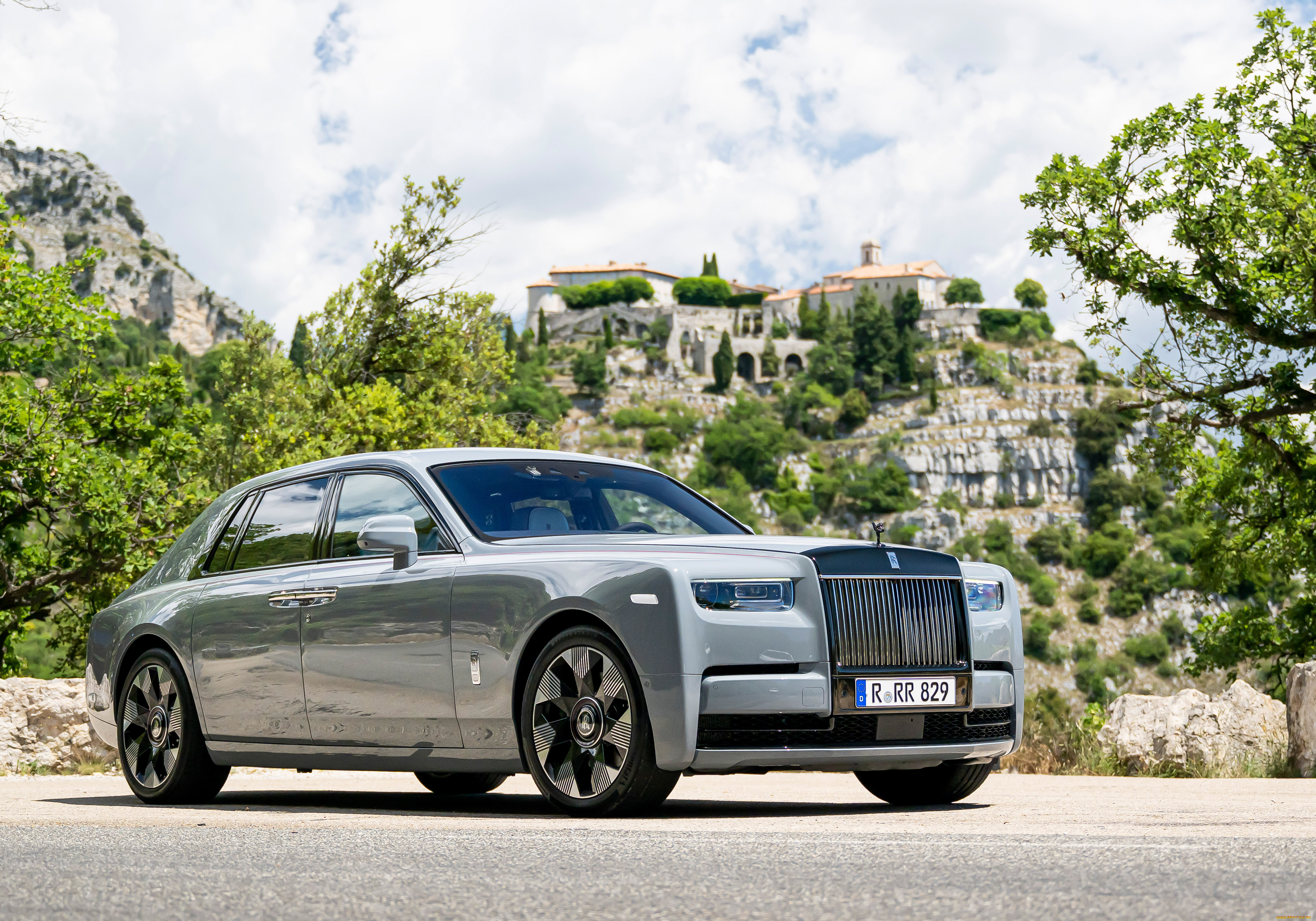 Роллс ройс 5. Роллс Ройс 2022. Роллс Ройс Phantom 2022. Rolls Royce Phantom 2023. Rolls Royce Ghost 2022.